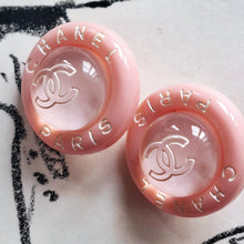 Load image into Gallery viewer, 18 mm stamped  buttons ,resin,
