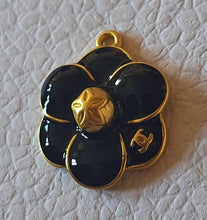 Load image into Gallery viewer, 20 mm stamped buttons,pendant,gold metal,gripox ,camellia
