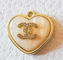 Load image into Gallery viewer, 21 mm  stamped buttons  gold metal ,nacre,zirkonia,opalescent
