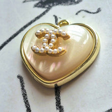 Load image into Gallery viewer, 21 mm  stamped buttons  gold metal ,nacre,,opalescent
