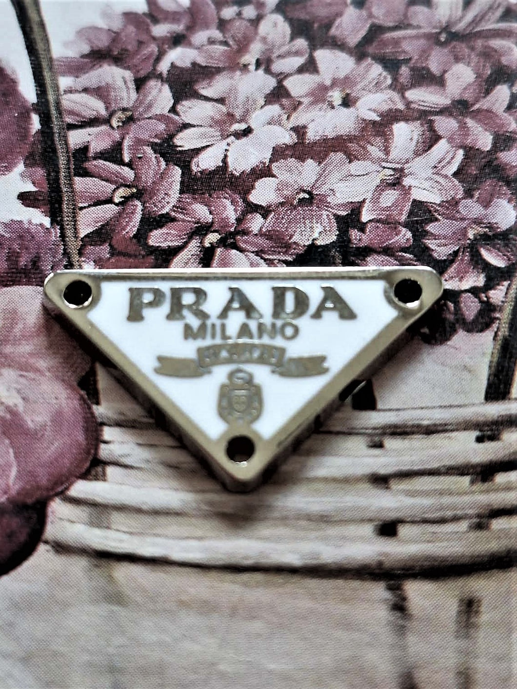 20 mm buttons,pendant,silver metal,Prada,patch