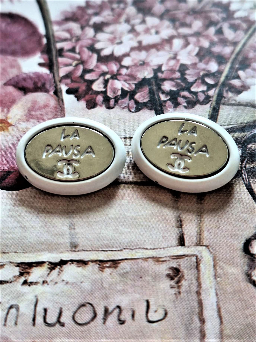 18 mm buttons,gripox, silver metal ,la pausa