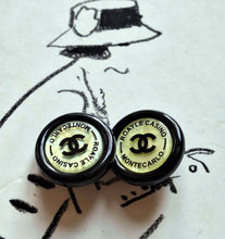 Load image into Gallery viewer, 23 mm  stamped,buttons,resin,pearly ecru
