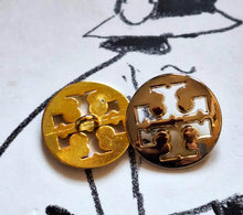 Load image into Gallery viewer, 20 mm buttons ,tory burch
