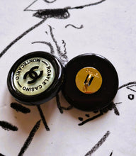 Load image into Gallery viewer, 23 mm  stamped,buttons,resin,pearly ecru
