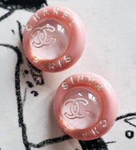 Load image into Gallery viewer, 18 mm stamped  buttons ,resin,
