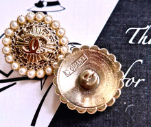 Load image into Gallery viewer, 22 mm stamped  buttons,gold metal,faux perlen
