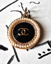 Load image into Gallery viewer, 22 mm   buttons  pendant, faux perlen,gripox,gold metal
