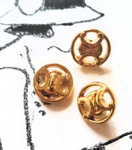 Load image into Gallery viewer, 15 mm   buttons  ,pendant,Celine
