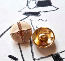 Load image into Gallery viewer, 18 mm stamped  buttons, gripox,zirkonia ecru,gold metal,
