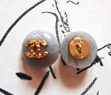 Load image into Gallery viewer, 20 mm stamped buttons,resin.grey
