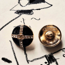 Load image into Gallery viewer, 18 mm stamped  buttons, gripox,zirkonia ecru,gold metal,
