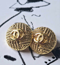 Load image into Gallery viewer, 20m mm stamped buttons,  gold metal
