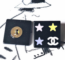 Load image into Gallery viewer, 24 mm buttons, stamped gold,metal,,resin ,
