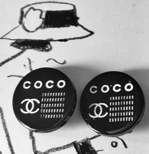 Load image into Gallery viewer, 24 mm buttons, stamped gold,metal,,resin ,
