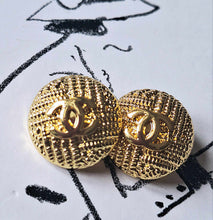 Load image into Gallery viewer, 20m mm stamped buttons,  gold metal
