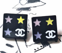 Load image into Gallery viewer, 24 mm buttons, stamped gold,metal,,resin ,
