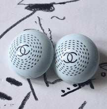 Load image into Gallery viewer, 25 mm buttons, stamped gold,metal,,resin ,
