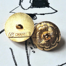 Load image into Gallery viewer, 20 mm stamped buttons,camellia,metal,
