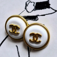 Load image into Gallery viewer, 22 mm stamped buttons,matt,gripox,metal
