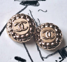 Load image into Gallery viewer, 20 mm stamped buttons , gold metal,
