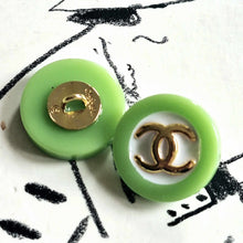 Load image into Gallery viewer, 21,5 mm   stamped  buttons,,resin,
