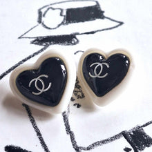 Load image into Gallery viewer, 20 mm   buttons ,stamped,,resin,
