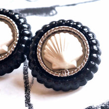 Load image into Gallery viewer, 18 mm stamped buttons,gripox,metal
