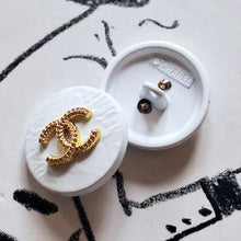 Load image into Gallery viewer, 20 mm stamped buttons metal,emaille
