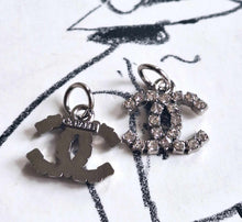 Load image into Gallery viewer, 16 mm stamped,buttons,pendant,zirkonia,silver metal
