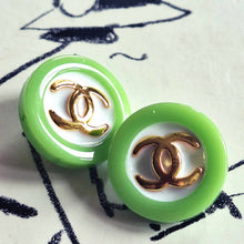 Load image into Gallery viewer, 21,5 mm   stamped  buttons,,resin,
