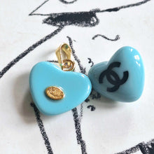 Load image into Gallery viewer, 17 mm stamped pendant, buttons,resin,baby blue
