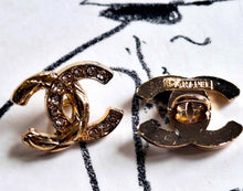 Load image into Gallery viewer, 19 mm stamped buttons,metal,zirkonia
