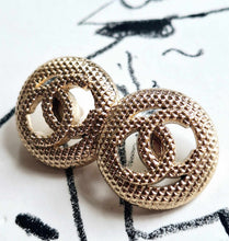 Load image into Gallery viewer, 20 mm stamped buttons,gold metal
