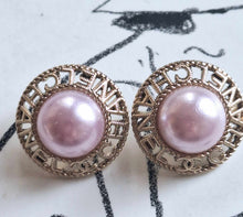 Load image into Gallery viewer, 20 mm stamped buttons,faux perlen,metal
