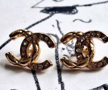 Load image into Gallery viewer, 19 mm stamped buttons,metal,zirkonia
