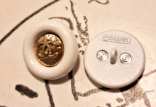 Load image into Gallery viewer, 18 mm stamped buttons,gripox,metal
