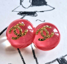 Load image into Gallery viewer, 20 mm stamped buttons,resin.
