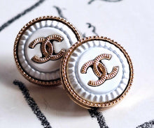 Load image into Gallery viewer, 13 mm butons,stamped, gripox, gold metal
