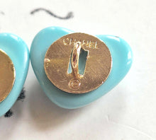 Load image into Gallery viewer, 17 mm stamped buttons,resin,baby blue
