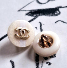 Load image into Gallery viewer, 12 mm  buttons ,opalescent,,resin,
