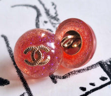 Load image into Gallery viewer, 14 mm  buttons ,resin, ,opalescent
