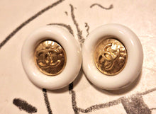 Load image into Gallery viewer, 18 mm stamped buttons,gripox,metal
