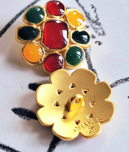 Load image into Gallery viewer, 22 mm stamped ,buttons,pendant,gold metal ,gripox
