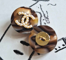 Load image into Gallery viewer, 22 mm stamped buttons,resin ,opalescent,faux perlen
