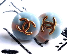 Load image into Gallery viewer, 15 mm  stamped,buttons,resin,opalescent
