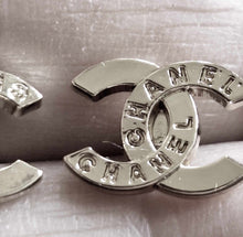 Load image into Gallery viewer, 12 mm stamped buttons,pendant, silver metal,
