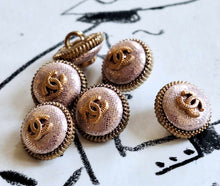 Load image into Gallery viewer, 12 mm silk buttons
