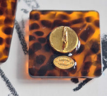 Load image into Gallery viewer, 18 mm,buttons,resin,panther
