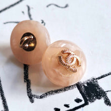 Load image into Gallery viewer, 12 mm  buttons ,resin, apricose,opalescent
